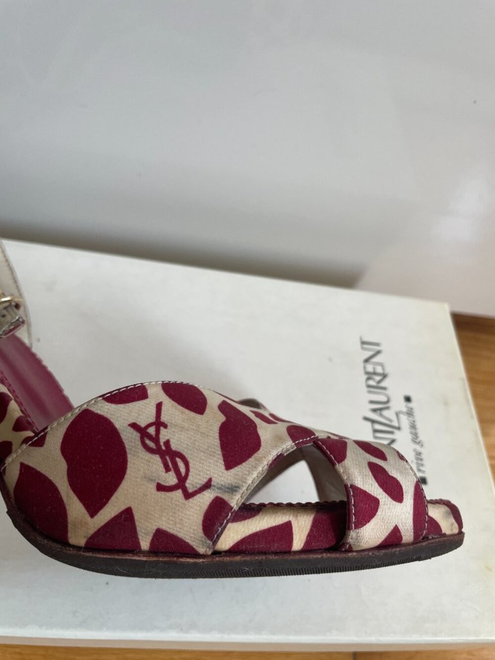 Vintage YSL iconic lip print silk sandals 39.5 - Picture 8 of 8